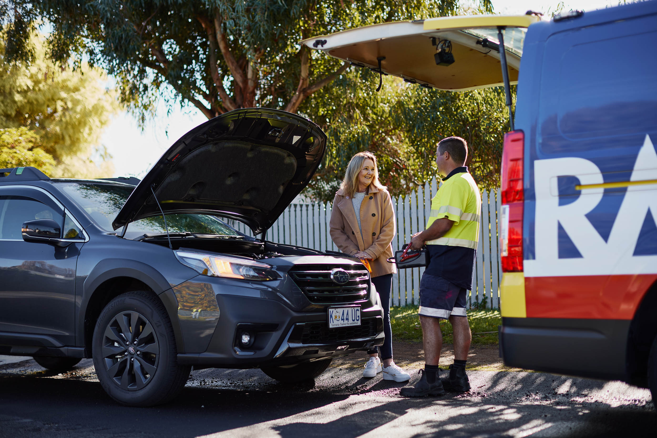 Roadside patrol helping with car break down