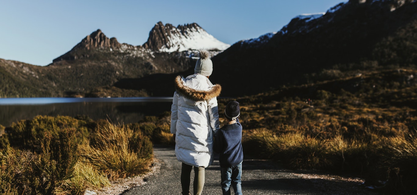 Cradle Mountain image Laura Helle Mother and child at Cradle Mountain