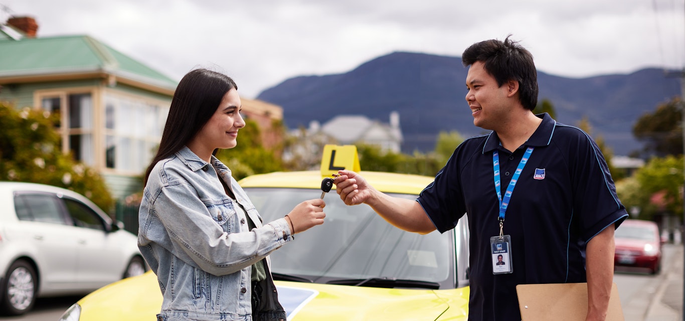 How supervisory drivers benefit from professional driving lessons