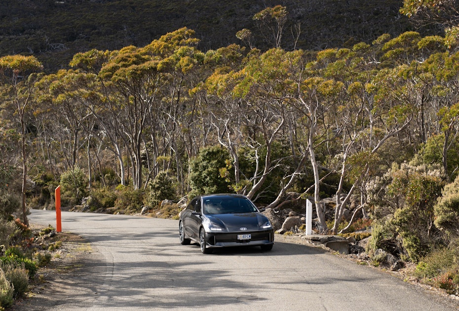 Immerse yourself in the surroundings with the IONIQ 6's Sounds of Nature setting