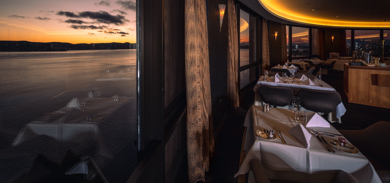 The Point Revolving Restaurant at Wrest Point The Point Revolving Restaurant at Wrest Point