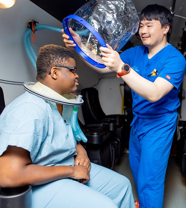 patient undergoing Hyperbaric medical services in San Francisco
