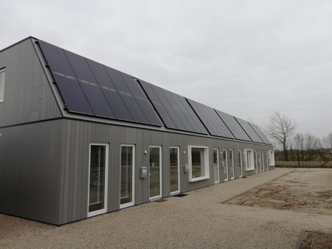 Realisatie Skilpod rijwoningen exterieur met zonnepanelen