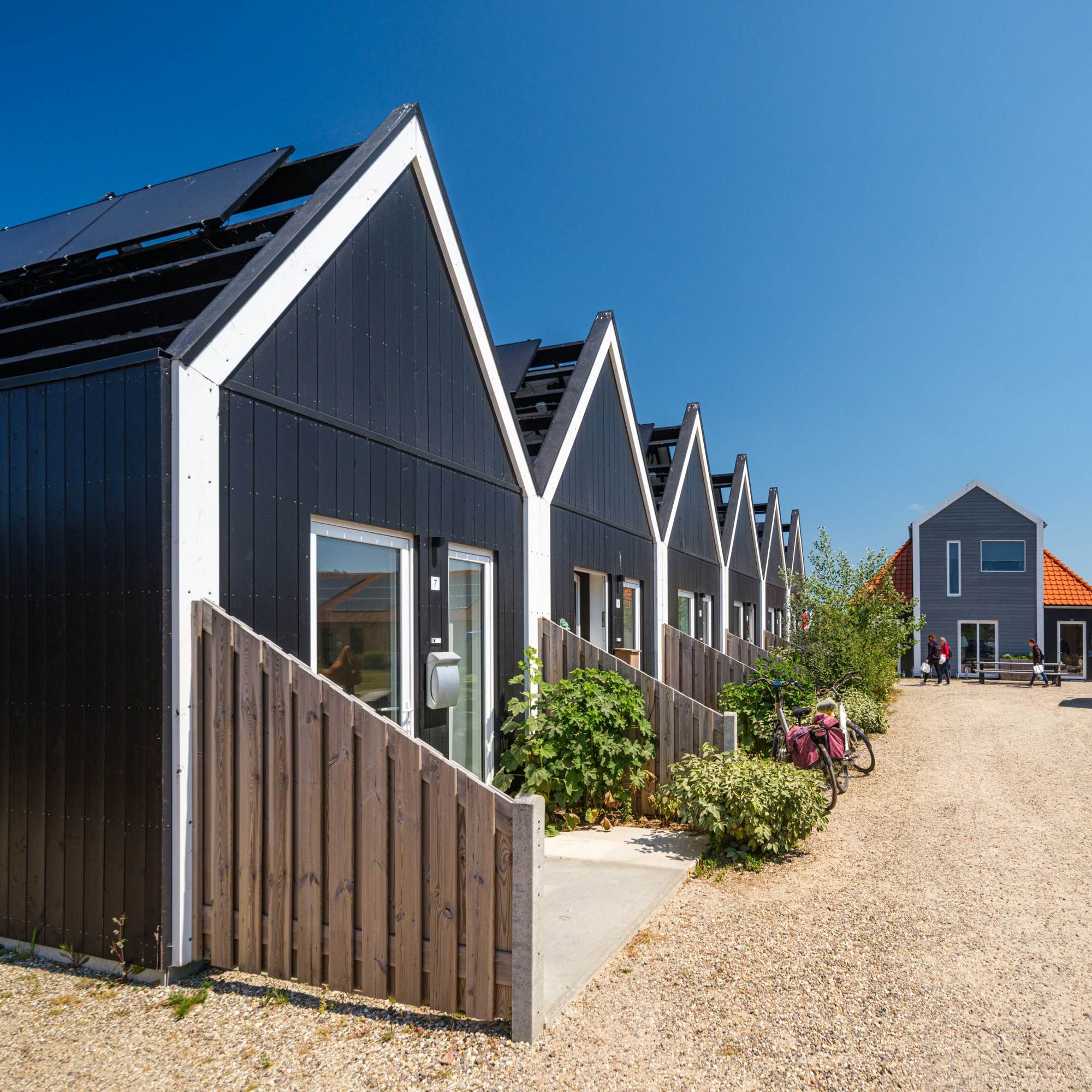 Woonproject de Tuunen Woontij Texel — prefab houtbouw project van Skilpod