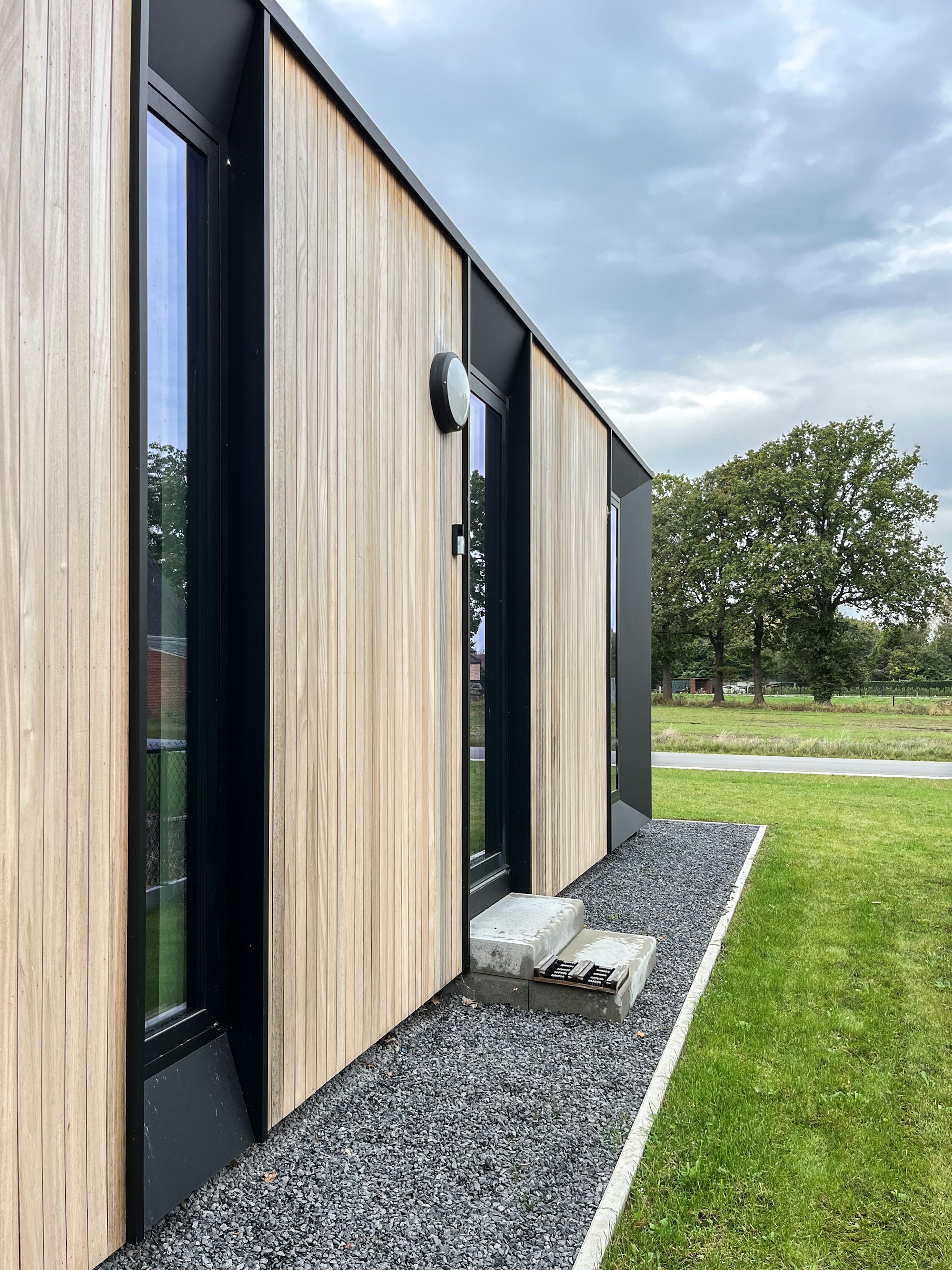 Skilpod #108 — houtskeletbouw bungalow woning met 2 slaapkamers, modern design in natuurhout
