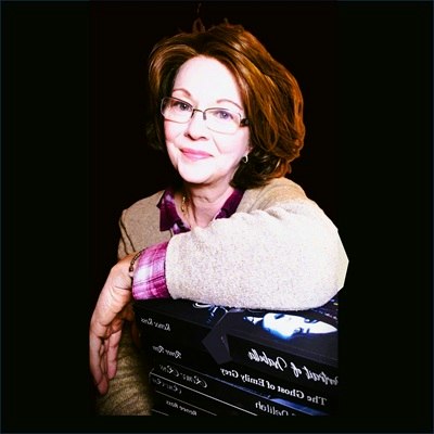 Author Renee Ross