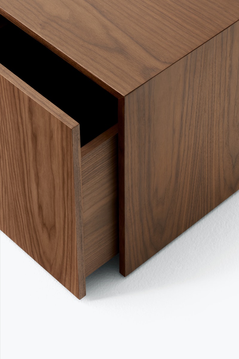 Mass Side Table w. Drawer