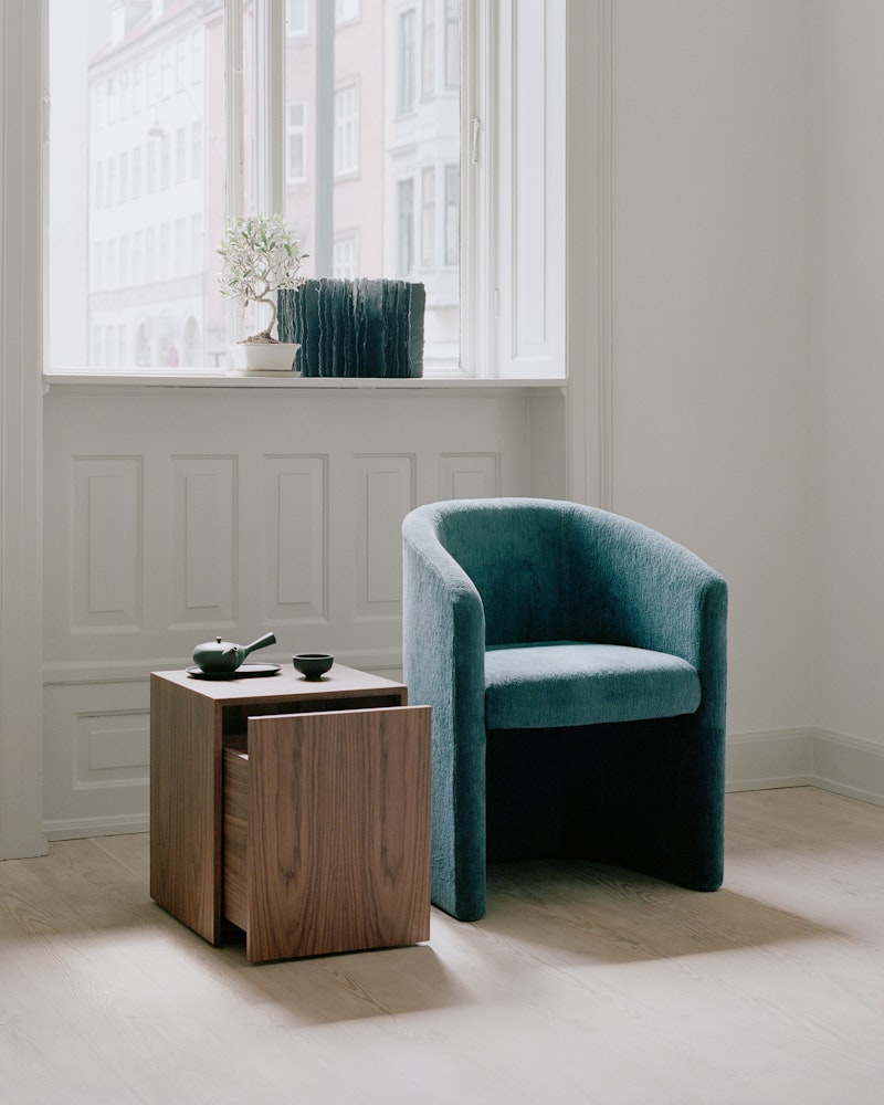 Mass Side Table w. Drawer