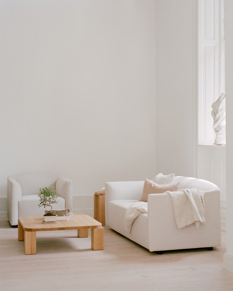 Atlas Coffee Table 82x82