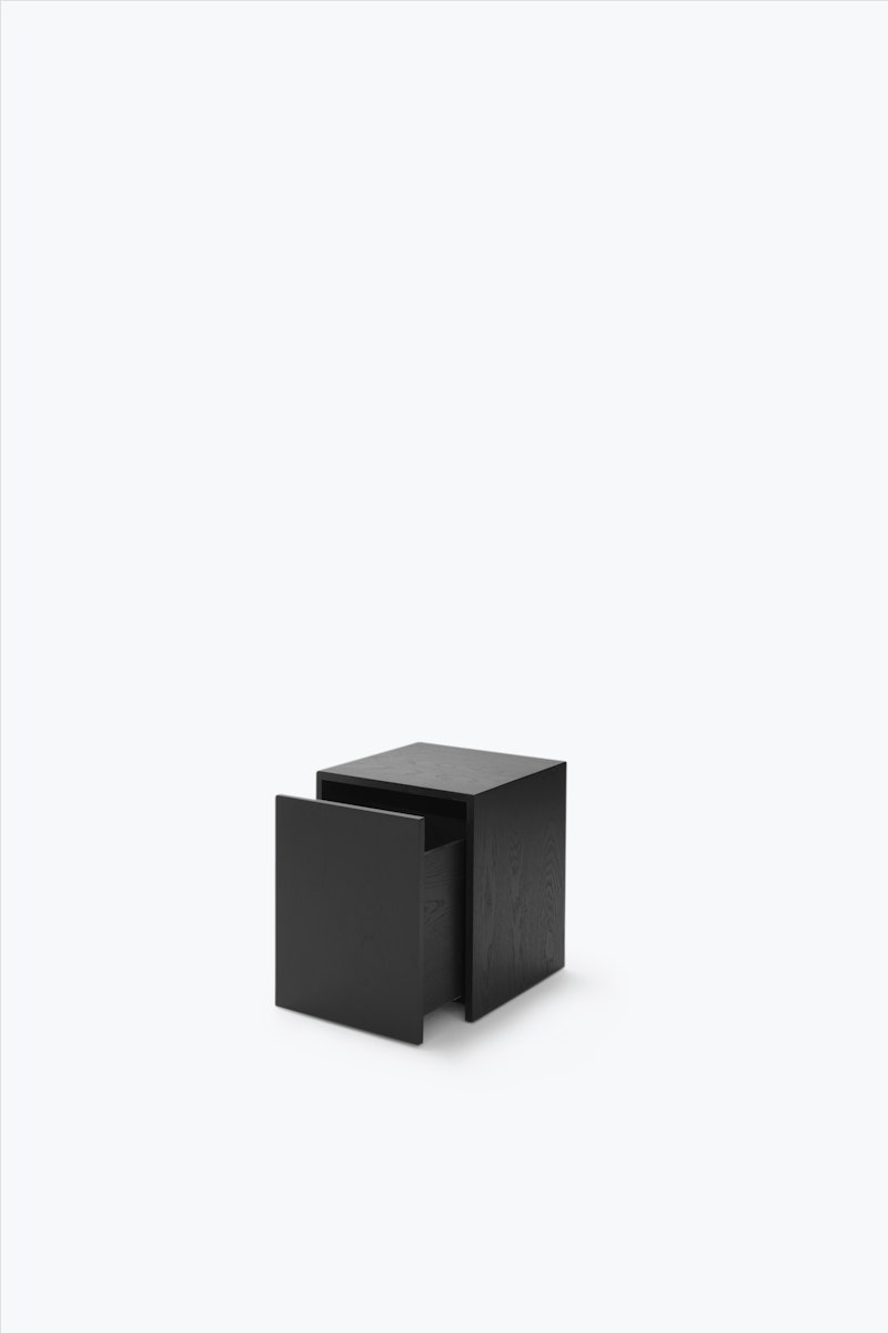 Mass Side Table w. Drawer