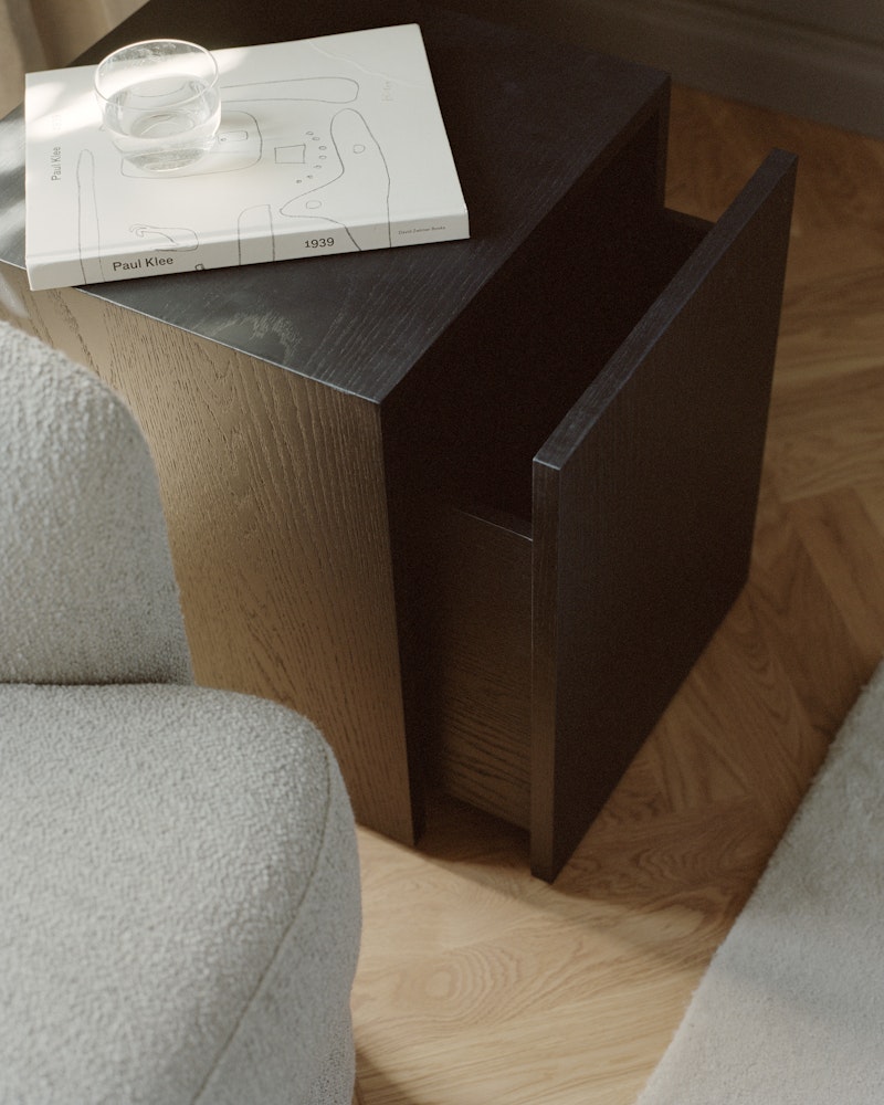 Mass Side Table w. Drawer