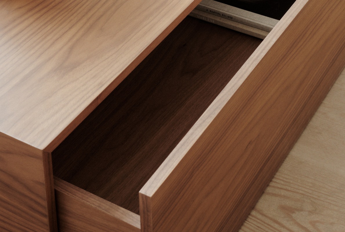 Mass Wide Coffee Table w. Drawer