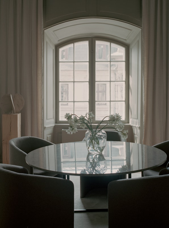 Florence Dining Table Ø145
