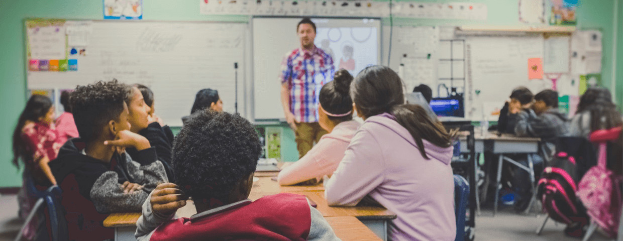 A classroom lesson with the teacher