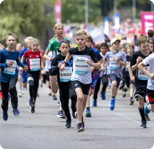 Running children on Göteborgsvarvet
