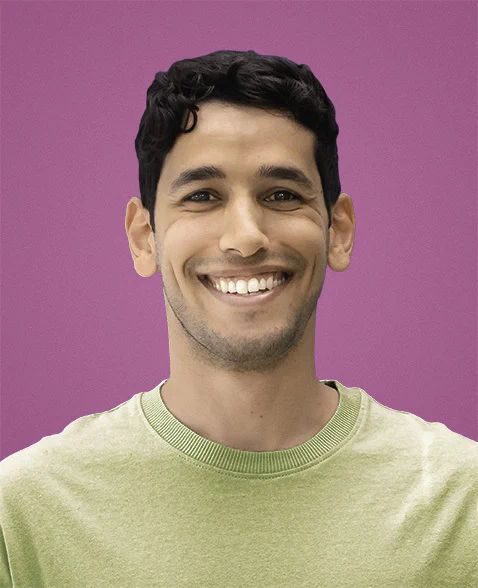 portrait photo of Mohammed against fuchsia pink background