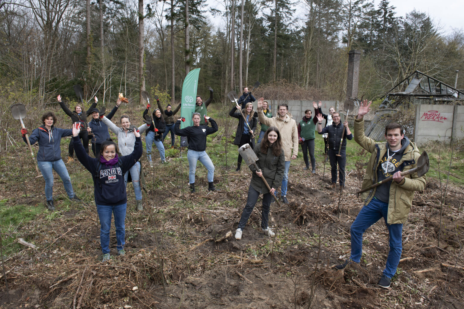 Adyen team Adyen team planting with Life Terra.