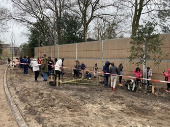Students planting at ‘t Kwekkeltje, February 24 '23