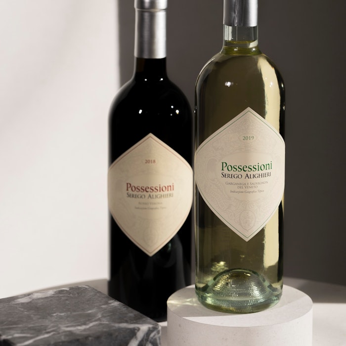https://www.datocms-assets.com/50627/1634207323-10-3-possessioni-bianco.jpeg?auto=format&h=700