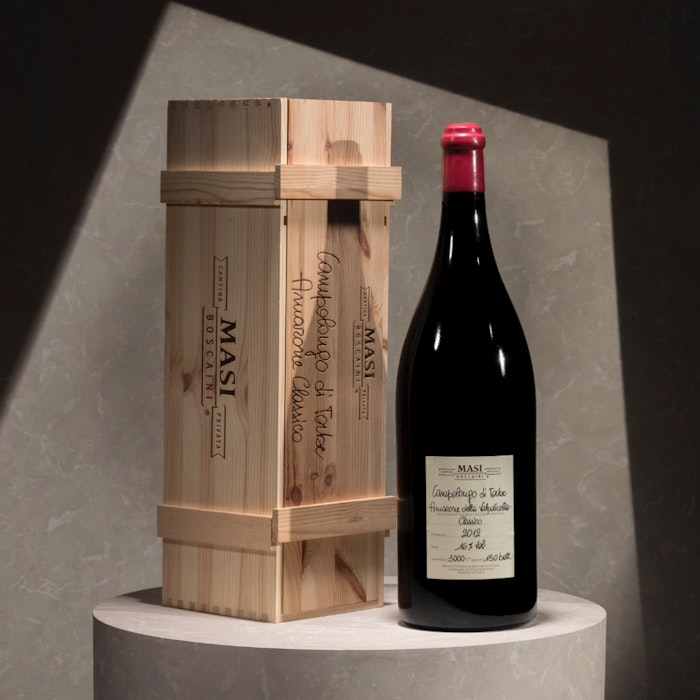 https://www.datocms-assets.com/50627/1647428883-4-4-campolongo-jeroboam.jpeg?auto=format&h=700