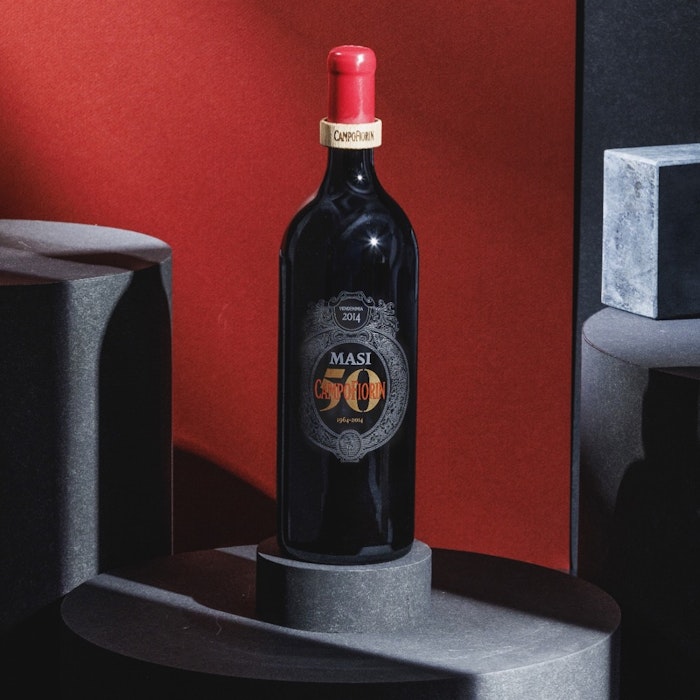 https://www.datocms-assets.com/50627/1655901007-campofiorin-50-magnum-2014_rosso-verona-igt1.jpeg?auto=format&h=700