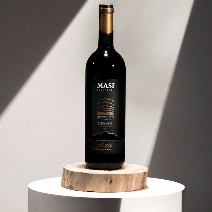 https://www.datocms-assets.com/50627/1655987743-1_corbec-rosso-argentina-masi-tupungato1.jpeg?auto=format&h=700