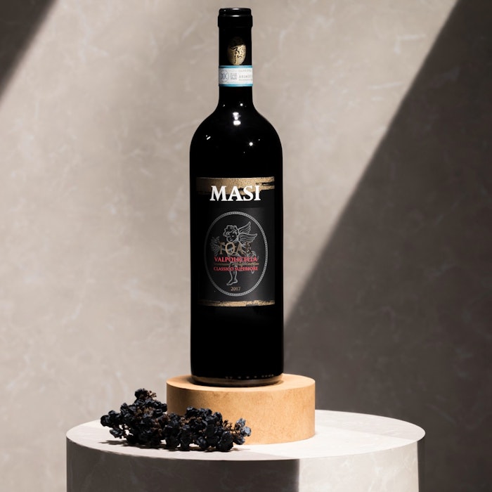 https://www.datocms-assets.com/50627/1656884958-1-1-toar-masi-valpolicella-classico-superiore-doc.jpg?auto=format&h=700