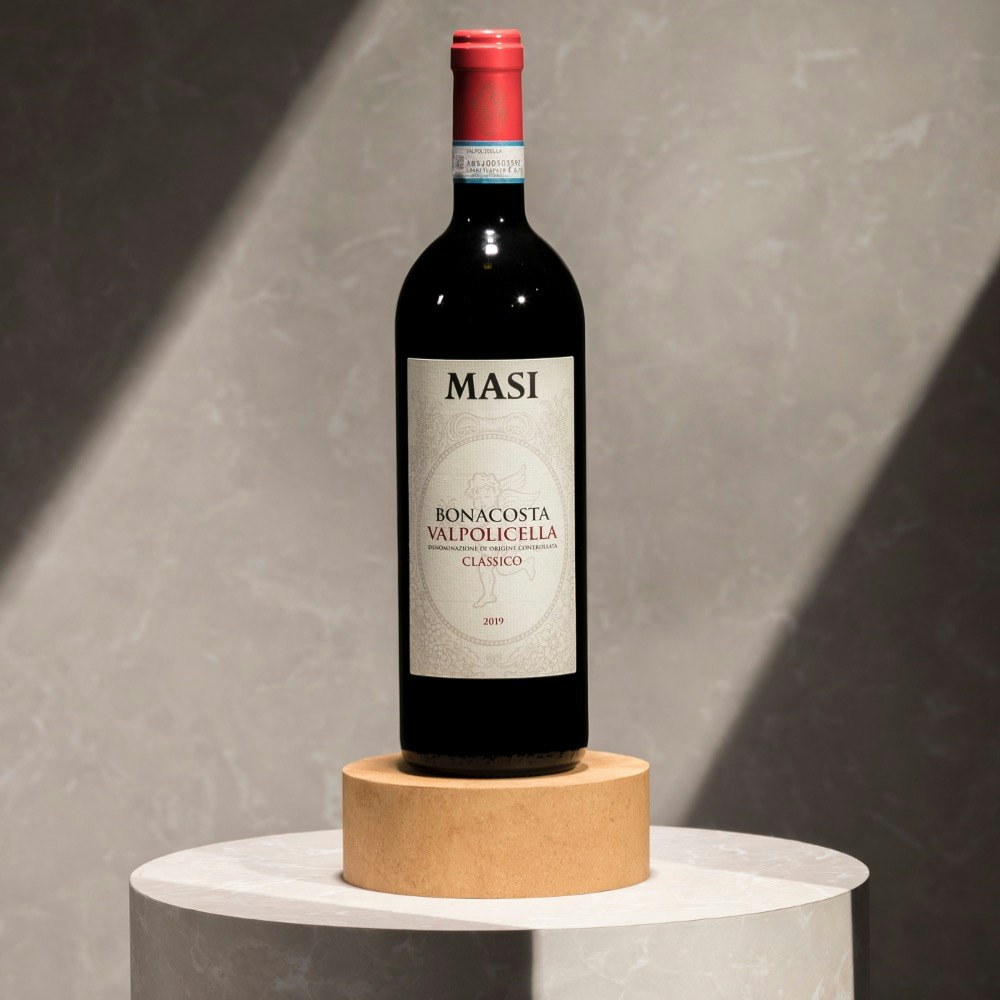  Elegant and fresh, it is produced in classic Valpolicella from Corvina, Rondinella and molinara. It represents a classic wine but in a contemporary way.