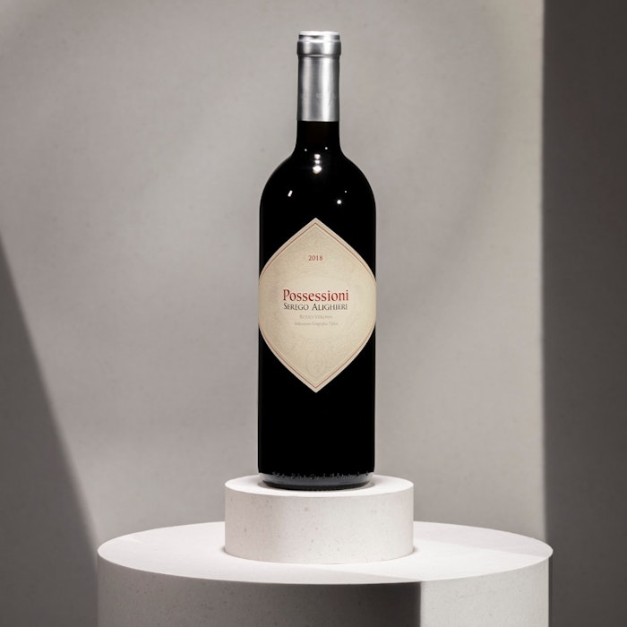 https://www.datocms-assets.com/50627/1657005010-9-1-possessioni-seregoalighieri-rosso-verona-igt.jpg?auto=format&h=700