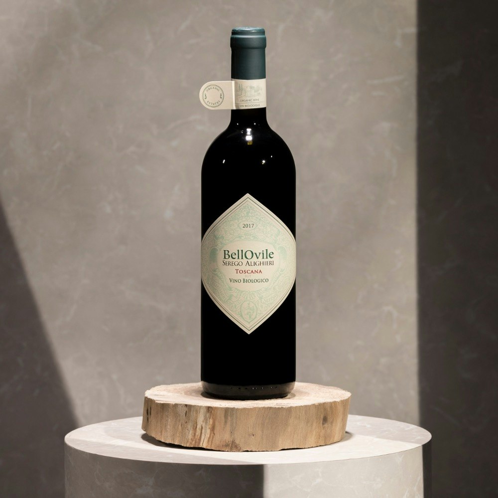  Wein, der auf den toskanischen Hügeln von Poderi BellOvile geboren wurde. Hauptsächlich aus Sangiovese-Trauben hergestellt, hat er Aromen von Beeren.