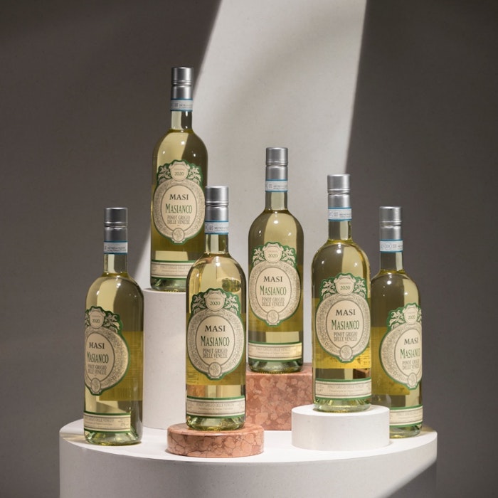 https://www.datocms-assets.com/50627/1657528215-1-1-masianco-pinotgrigio-verduzzo-venezie-doc-jpeg.jpeg?auto=format&h=700
