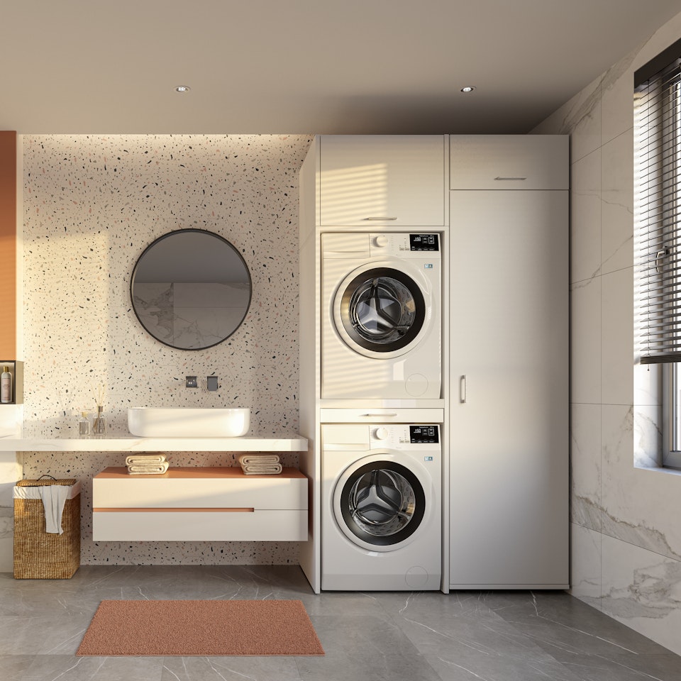 Waschmaschinen Überbauschrank mit Trockner auf Waschmaschine im Bad, erweitert für mehr Stauraum.