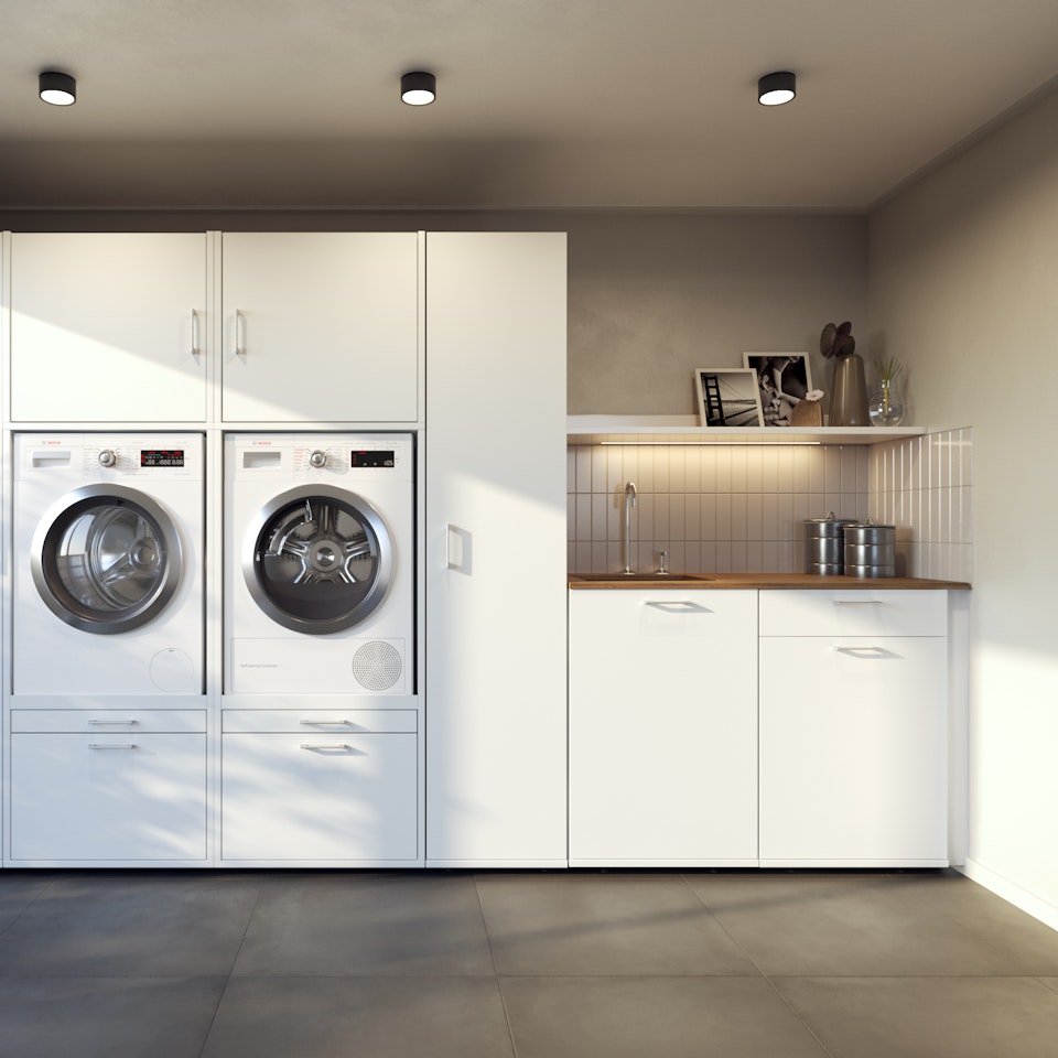 Fertiger Entwurf des Waschmaschinenschranks mit Hoch-, Aufsatz- und Unterschränken mit Waschbecken