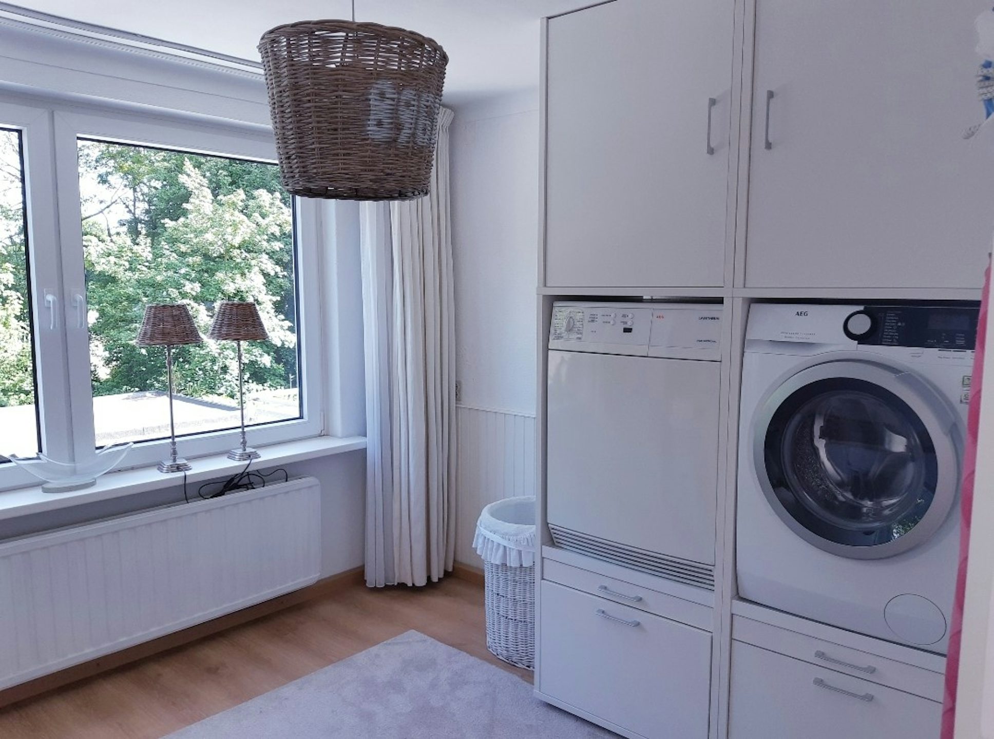 Raised washing machine cupboard | Safely elevate your washer