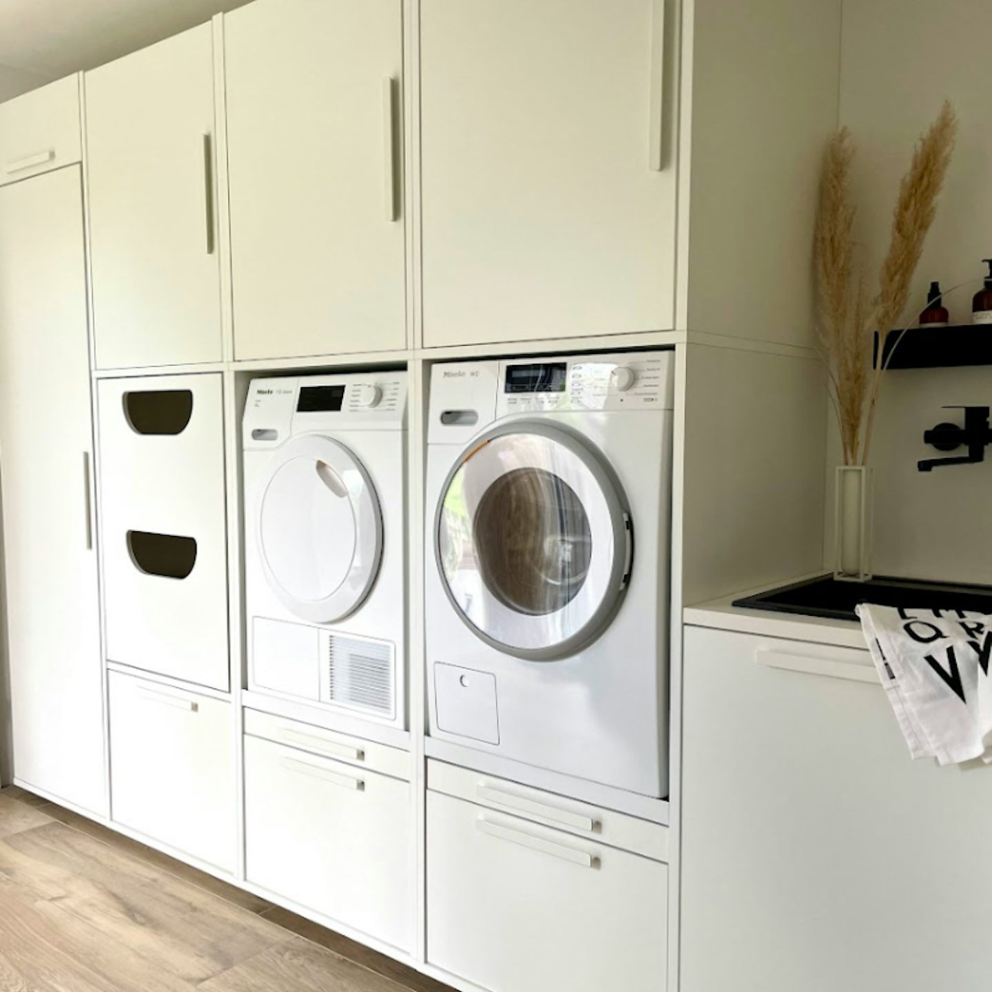NWRYSM Plank boven Wasmachine en Droger - in Hoogte NWRYSM Plank boven Wasmachine en Droger - in Hoogte