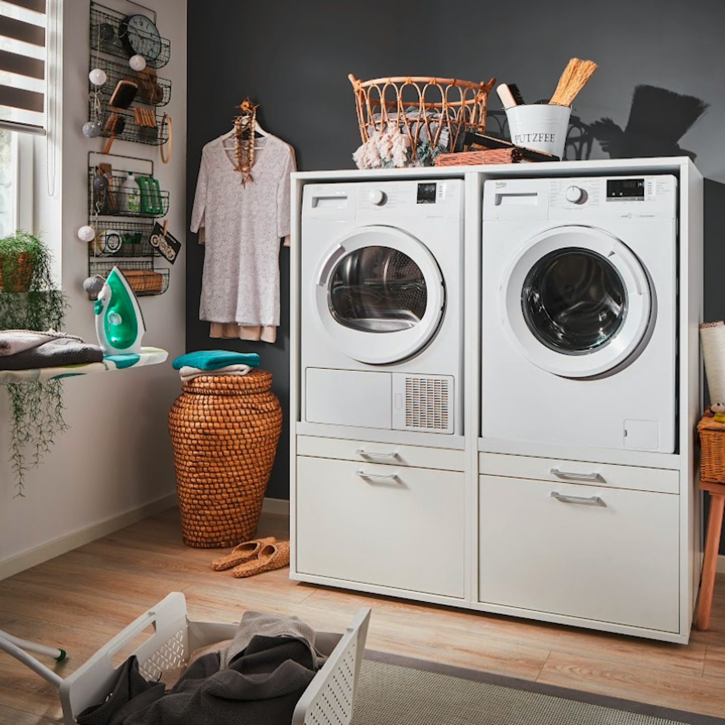 De ideale hoogte voor je wasmachine of droger is 60 cm. Bij wastoren zijn de kasten speciaal ontworpen als verhoging van je witgoed