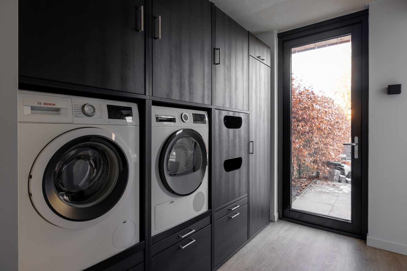 Washtower amenagement buanderie noir meuble machine à laver sèche linge