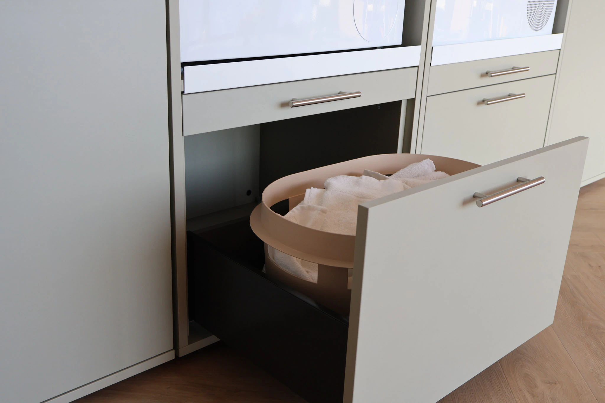 Green Machine Language Stand Washer & Dryer Cabinet 134x255 cm Sage Green | Washtower®