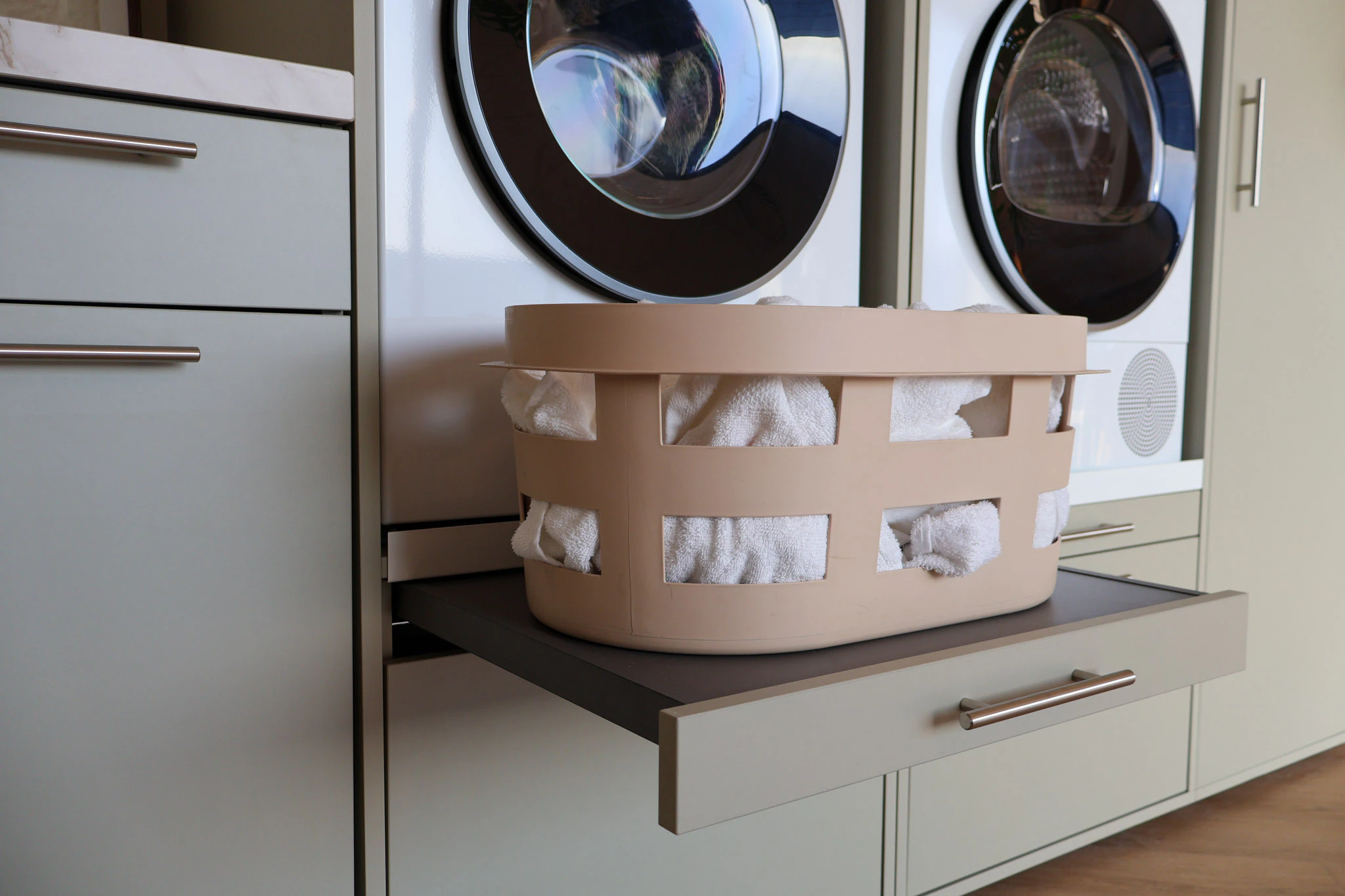 Green Machine Language Stand Washer & Dryer Cabinet 134x255 cm Sage Green | Washtower®