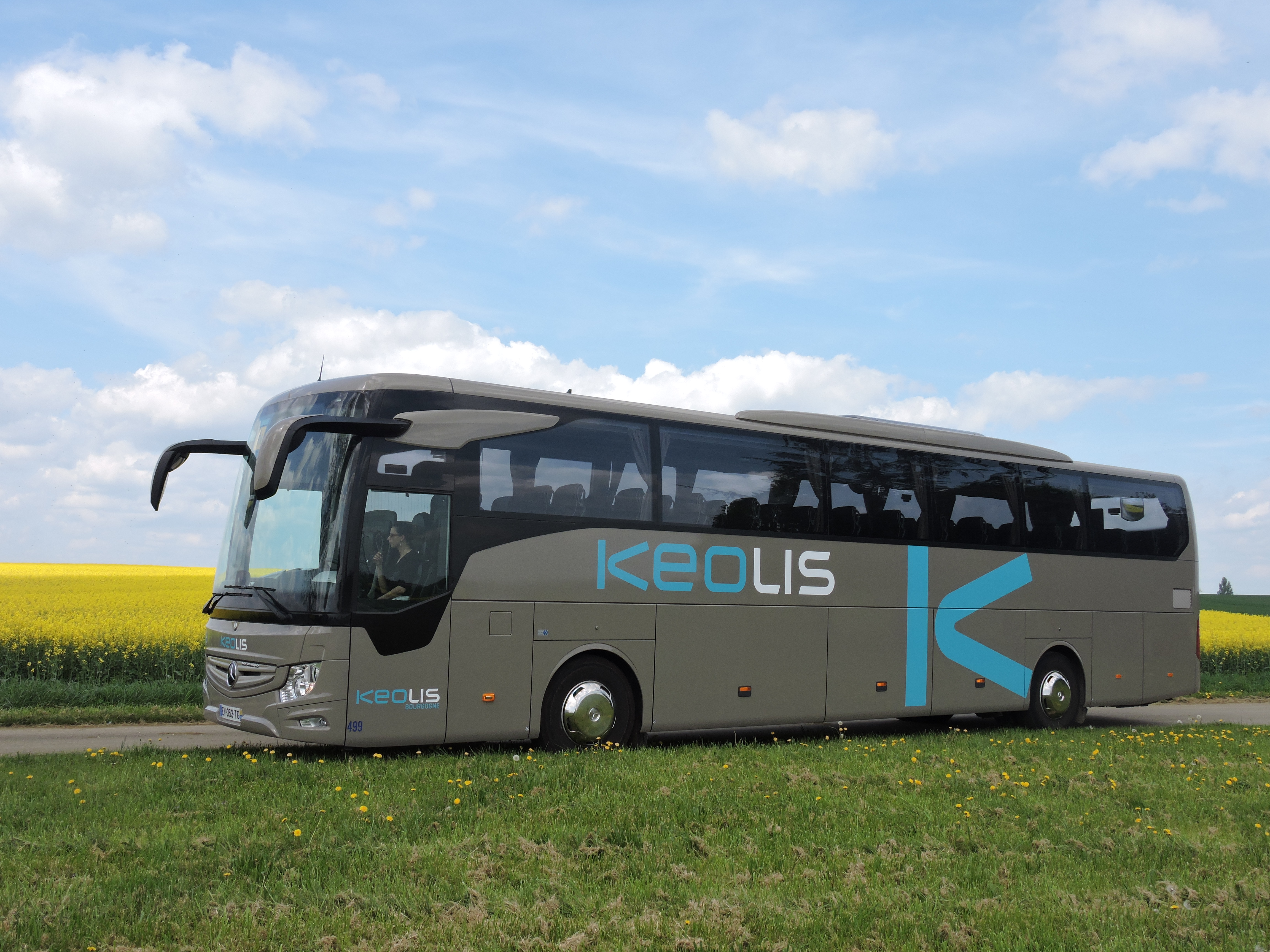 véhicule de tourisme Keolis