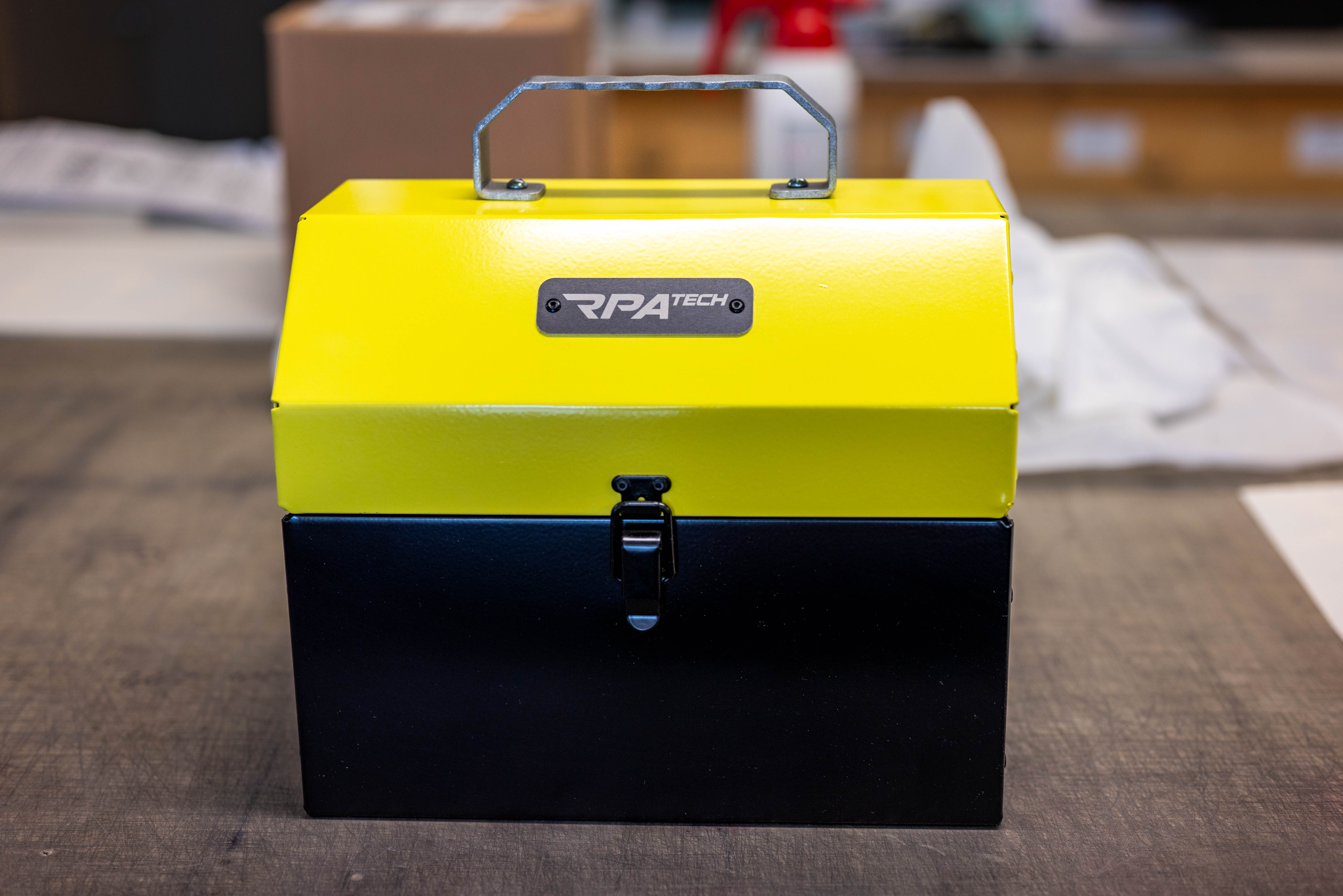 Boîte à lunch couleur jaune