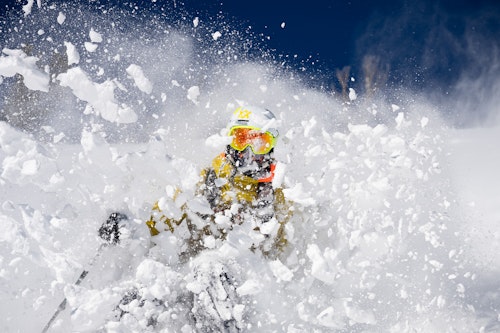 Powder skiing in the white room