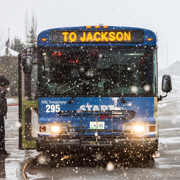 Start Bus picking up in Teton Village