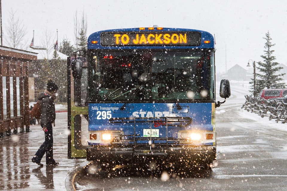 Start Bus picking up in Teton Village