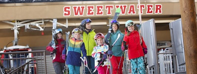 Family walking off Sweetwater at the mid-station