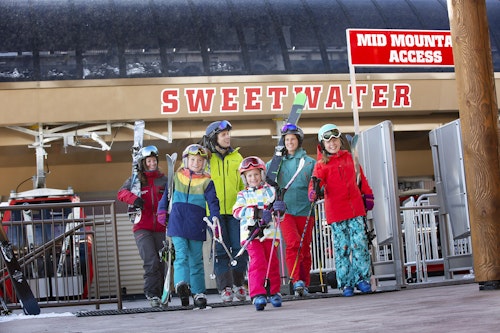 Family walking off Sweetwater at the mid-station