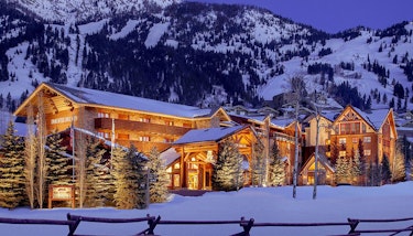 Snake River Lodge and Spa lit up at night