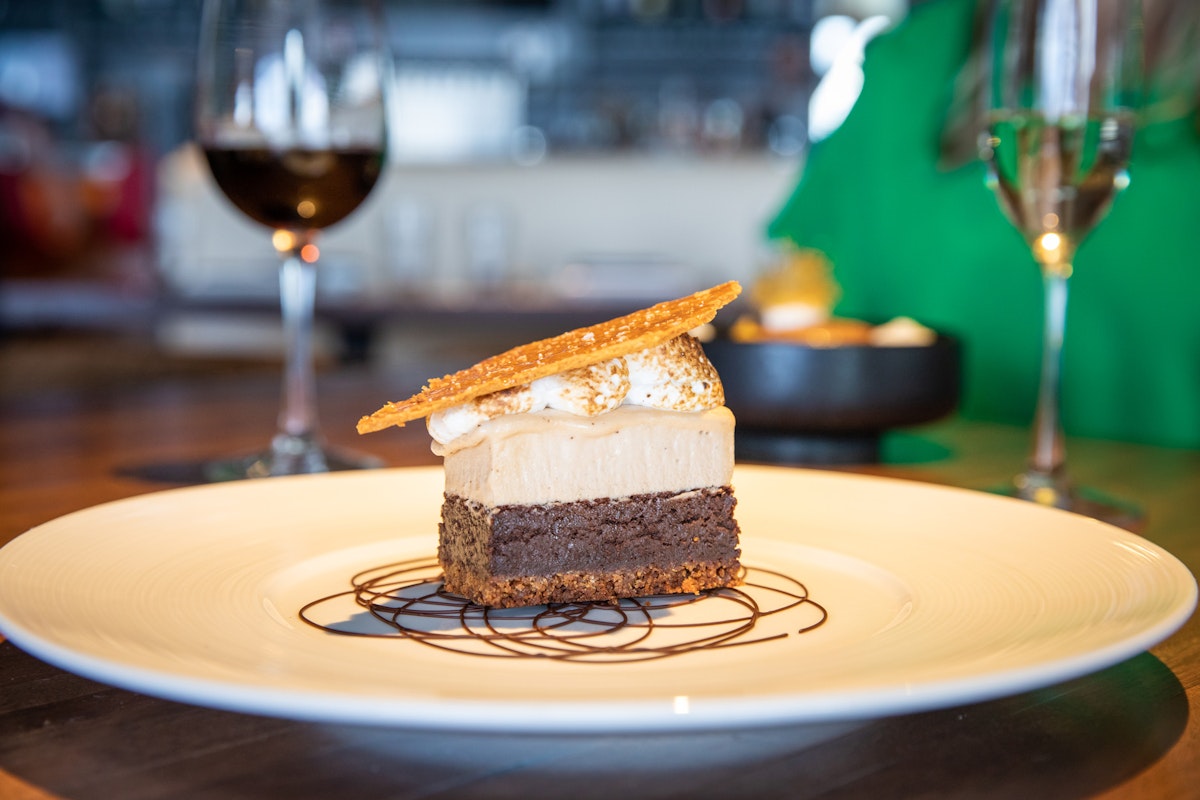 Piste Mountain Bistro cake