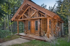 Quaint cabin in the summer