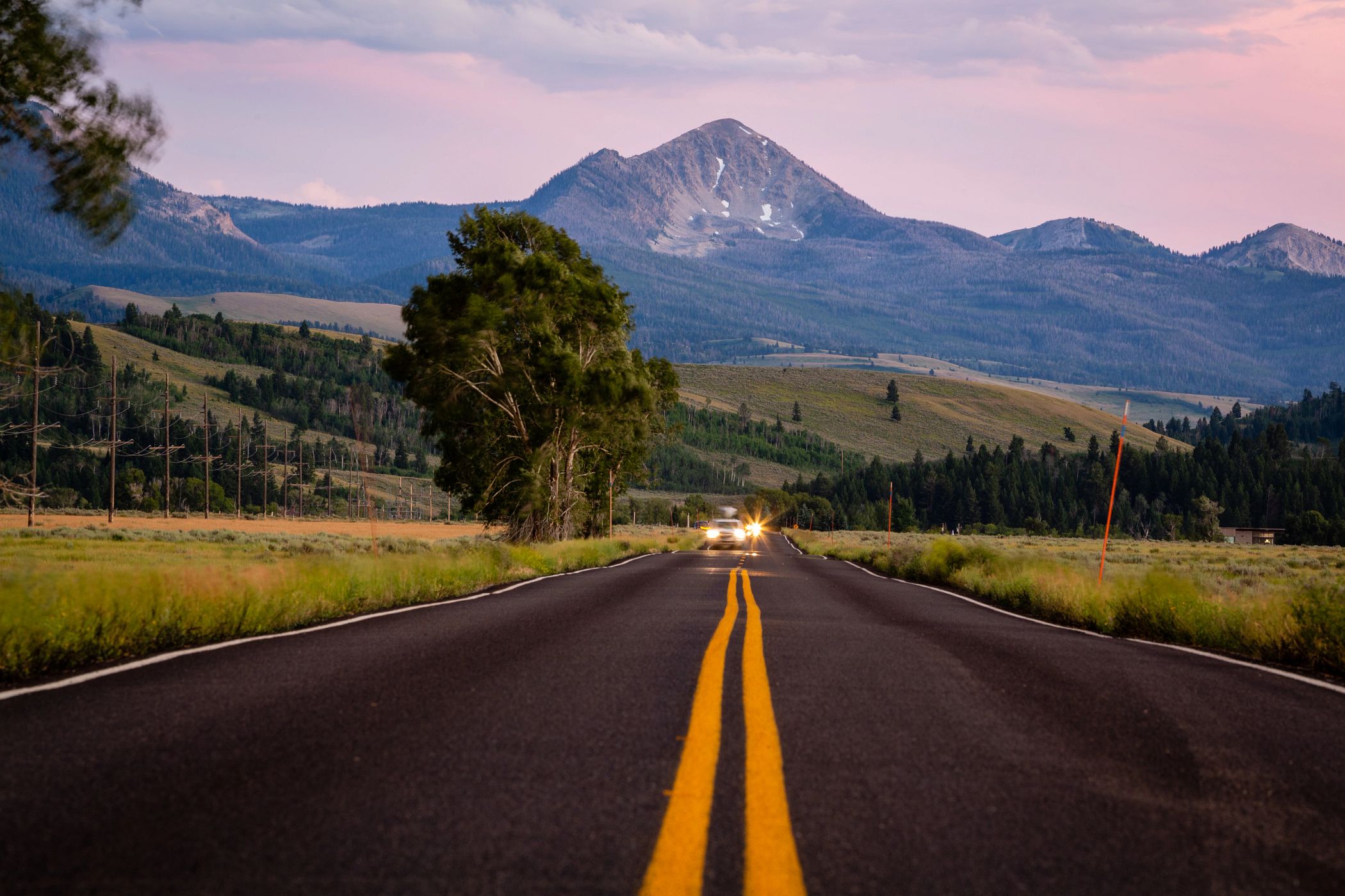 road with mountains